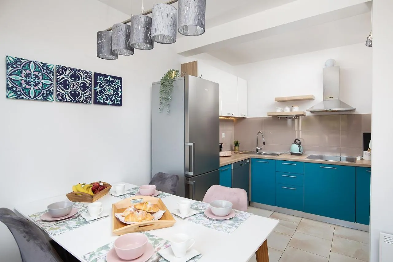 Sweet City Center With Balcony & Private Parking Πούλα Κροατία