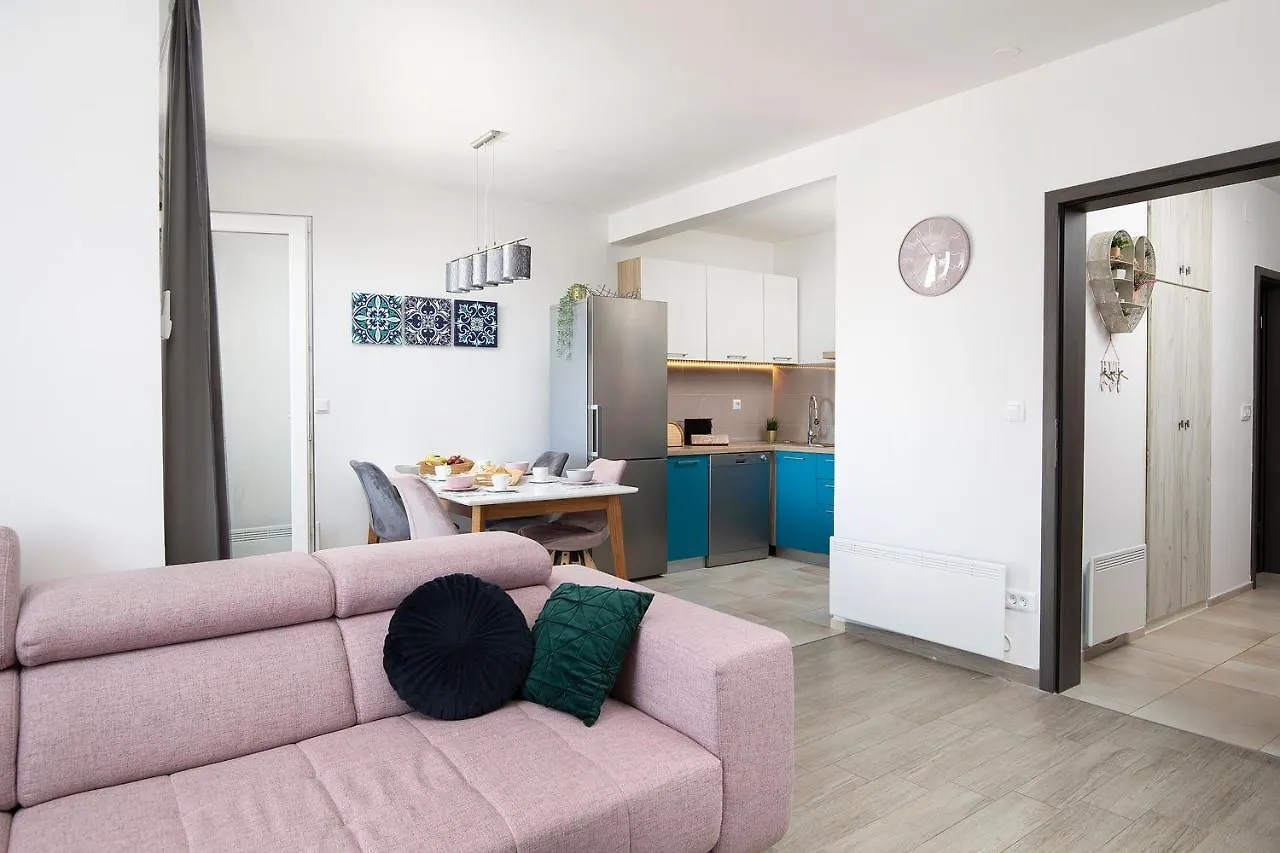 Sweet City Center With Balcony & Private Parking Pula 0*,
