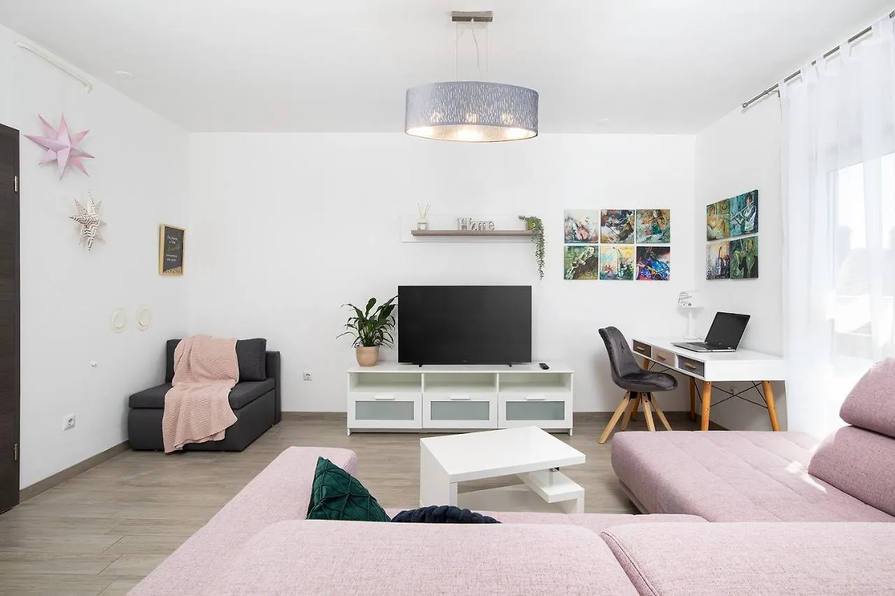 Apartment Sweet City Center With Balcony & Private Parking Pula