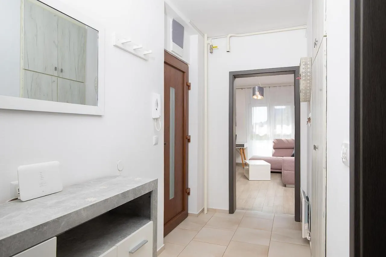 Sweet City Center With Balcony & Private Parking Pula Apartment