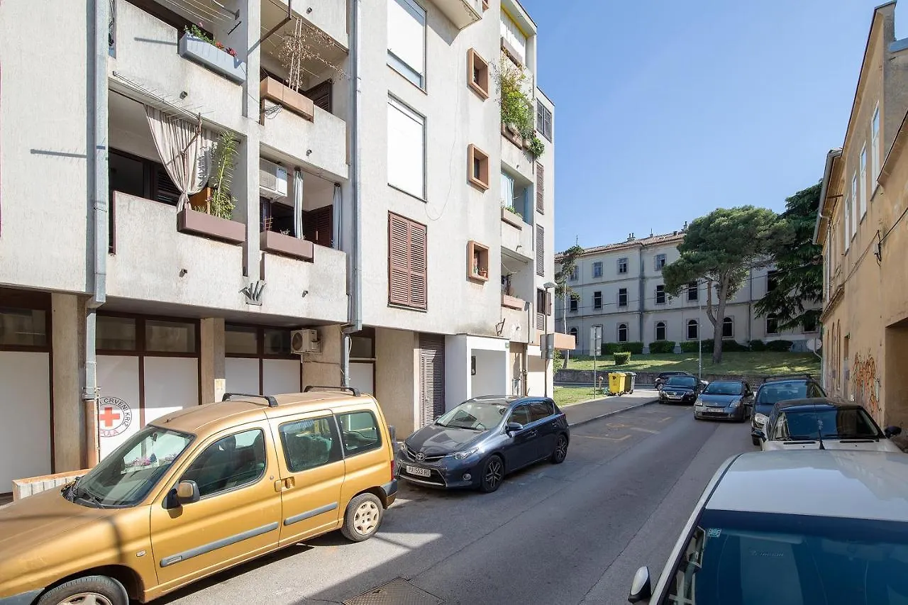 Sweet City Center With Balcony & Private Parking Pula Croatia